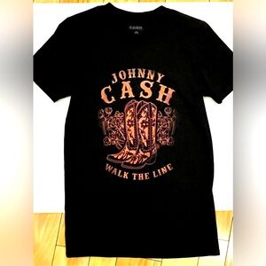 JOHNNY CASH TEE SHIRT—LIKE NEW CONDITION-WOMENS SIZE MEDIUM—WALK THE LINE
